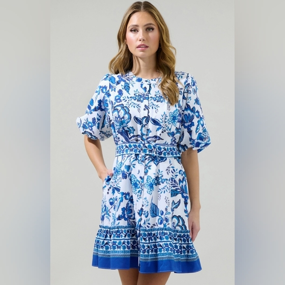 Sugarlips Dresses & Skirts - SugarLips Floral Puff Sleeve Dress